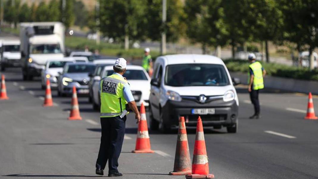 Yeni uygulama için son 5 gün: Aracına bunu yaptırmayana rekor ceza geliyor 6